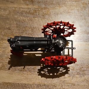 ERTL McCORMICK-DEERING FARMALL F-12 TRACTOR